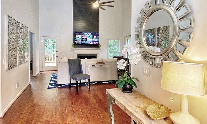 Alpharetta House | Gorgeous 4 BR Home - 1.5 mi from DT Alpharetta and Avalon