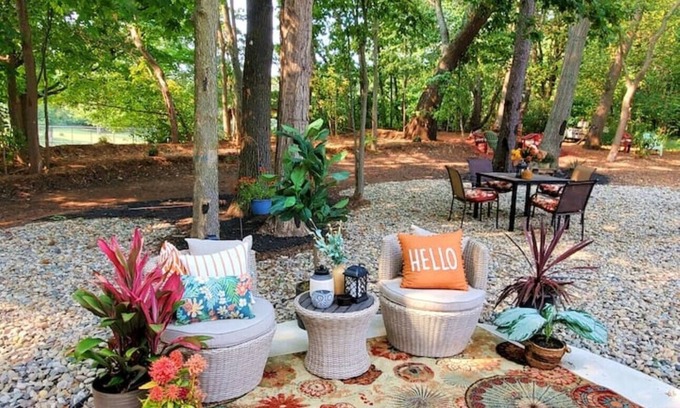 New Carlisle House | Gorgeous 6 bedroom "Retreat" - Indoor and Outdoor!