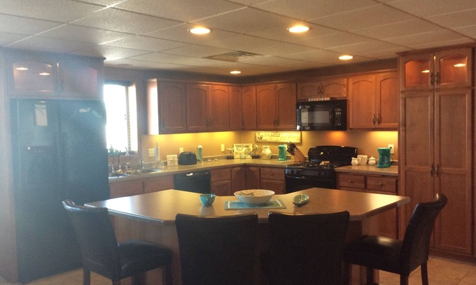 Algoma Apartment | Gorgeous Beach & 5 Miles to Door County