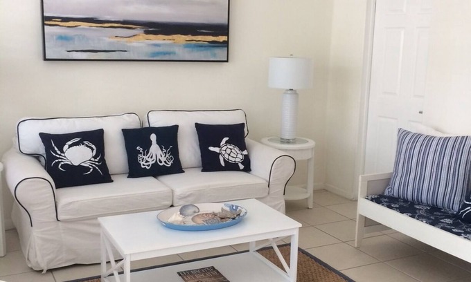 Key Biscayne Condo | Gorgeous Beachy Chic Condo in Key Biscayne, FL