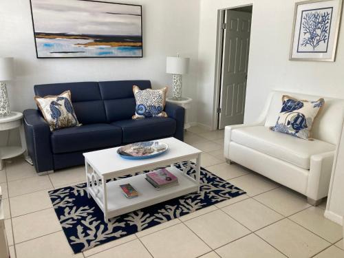 Key Biscayne Apartment | Gorgeous Beachy Chic Condo in Key Biscayne