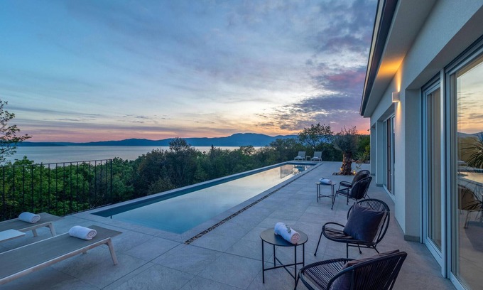 Rozmanici House | Gorgeous home in Kostrena with WiFi