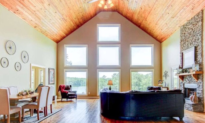 Wedowee House | GORGEOUS Huge Family Lake House Getaway - Less than 2 hours from Atlanta!