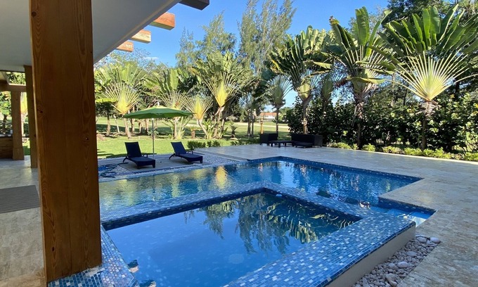 Juan Dolio Villa | Gorgeous Modern Vila, spectacular golf course view, very spacious.