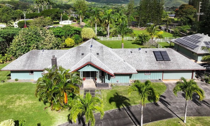 Kaneohe House | Gorgeous One-Of-A-Kind Kaneohe Country Estate