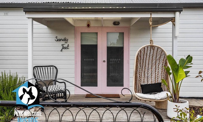 Victor Harbor House | Gorgeous Renovated Cottage in Heart of Victor Harbor