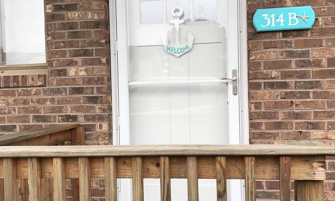Caine Woods House | Gorgeous Renovated Townhouse-MUST BE OVER 25 TO RENT