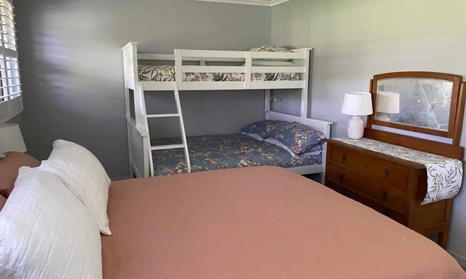 Borenore House | Gorgeous rustic country house near Orange NSW