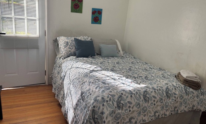Castro Valley Apartment | Gorgeous Studio with private bath and private entry close to Bart