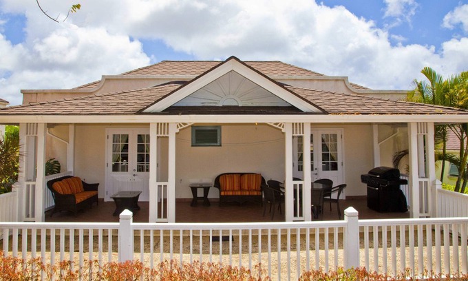 Vuemont Villa | Gorgeous three bedroom villa in gated community