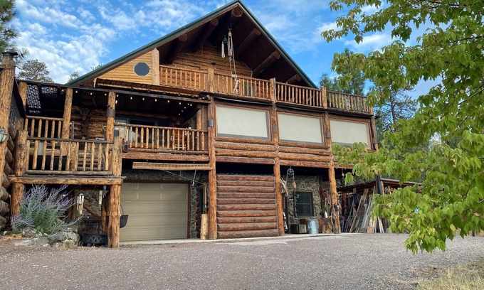 Helena House | Gorgeous Unique log home at Canyon Ferry Lake - Pet Friendly!