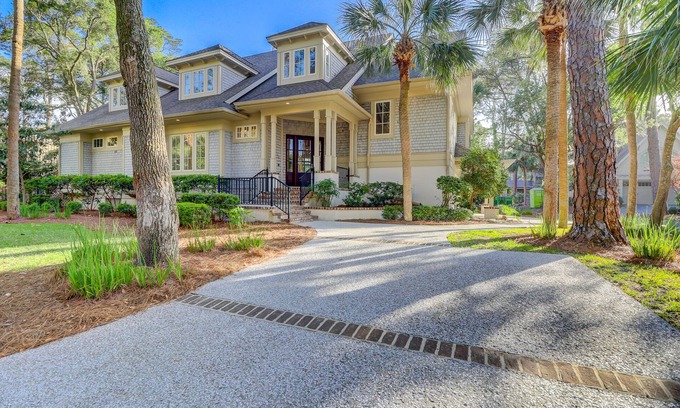 Oceanside House | Gorgeous Updated Six Bedroom Dog Friendly 3rd Row Ocean Home w/Private Pool