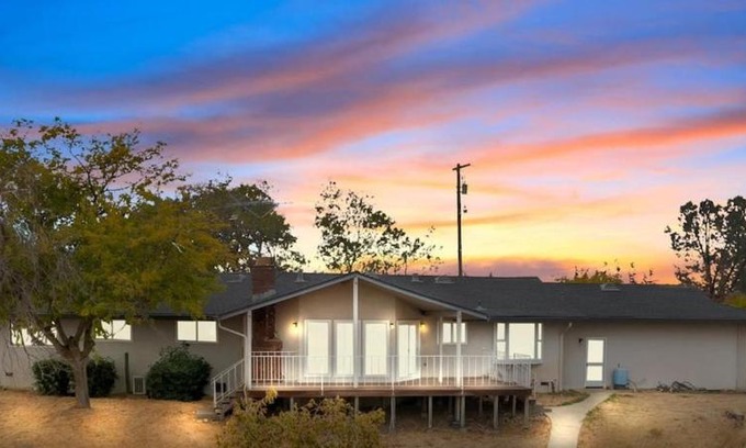 Loomis House | Gorgeous View Private, Quiet