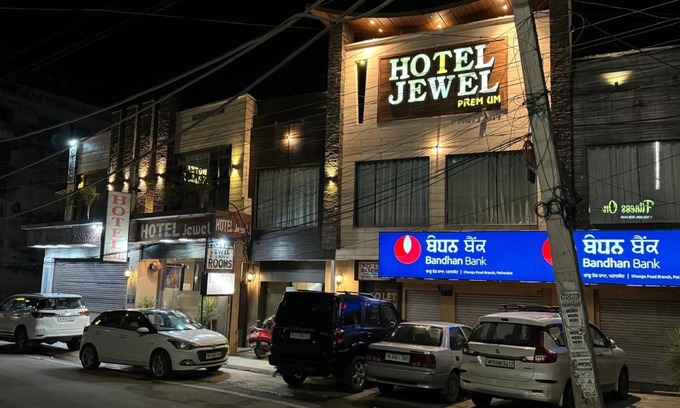 Pathankot Hotel | Goroomgo Jewel Pathankot