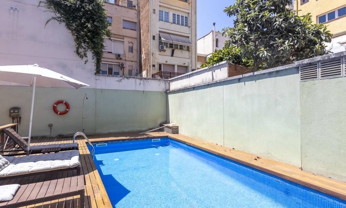 la Vila de Gracia Apartment | Gràcia: Private Terrace & Pool, sleeps 6