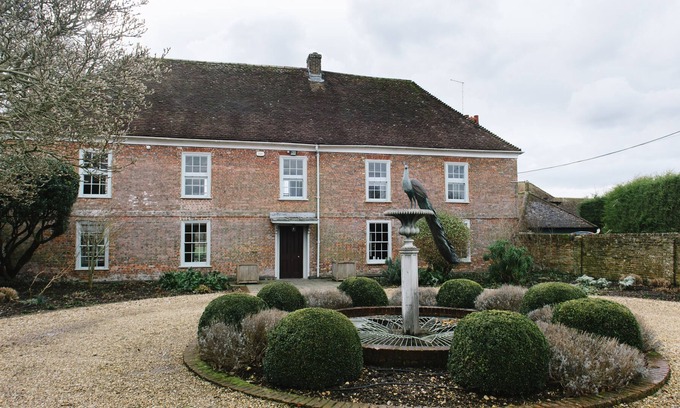Wimborne Other | Grade 2 Listed Farmhouse close to beaches and New Forest