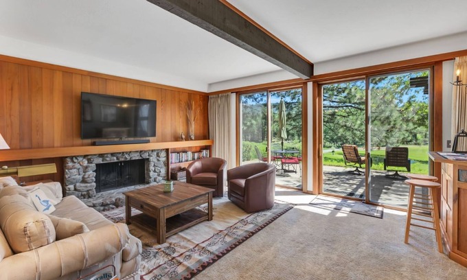 Graeagle House | Graeagle Meadows Townhome - 117 Graeagle Meadows