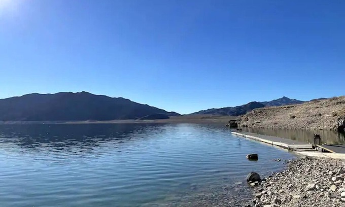 Meadview House | Grand Canyon 3bd/2ba with bonus rooms and bbq area/Pets OK