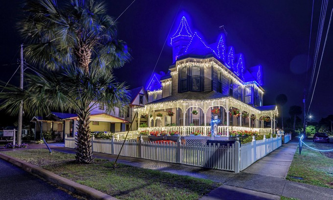 Palatka House | 'Grand Gables' Home: 1 Block to St Johns River!