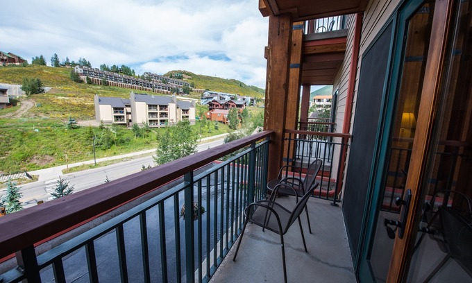 Crested Butte Cabin | Grand Ski Condo | Near the Slopes, Hot Tub Access