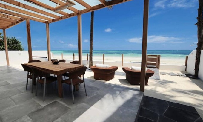 Kiwengwa Apartment | Grand Suite Ocean Front private beach patio 6 pax (3 bedrooms 2 bathrooms)