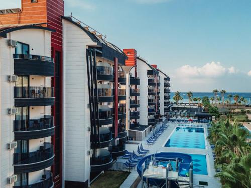 Tosmur Belediyesi Apartment | Grand Uysal Beach & Spa Hotel