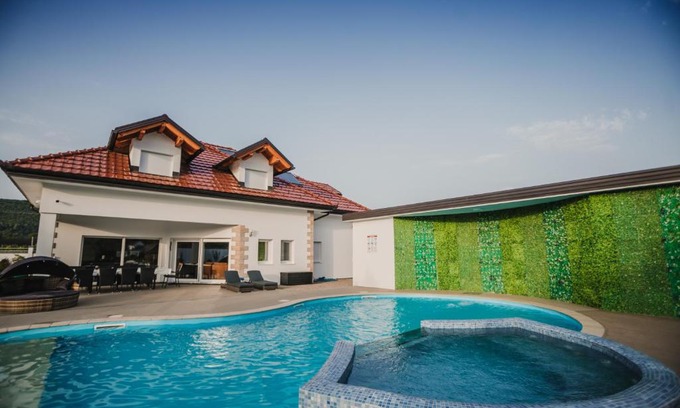 Mali Radic Villa | Grand villa Bosnae