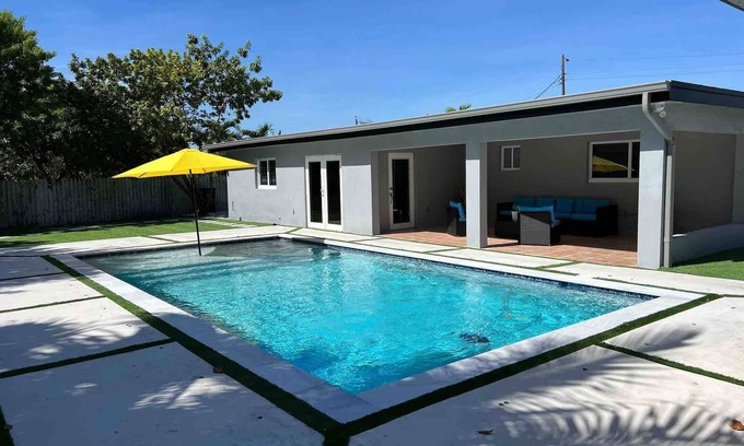 Ludlam House | Grand Villa Resort B 2BR, Heated pool and sleeps 6