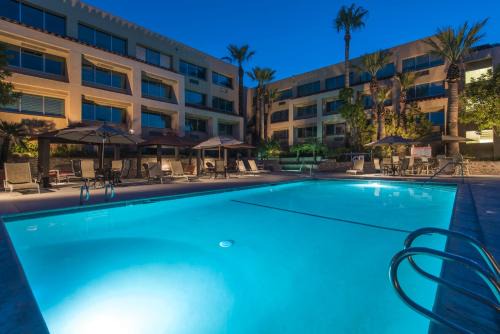 Simi Valley Hotel | Grand Vista Hotel