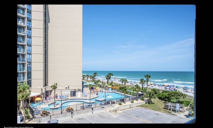 Myrtle Beach Hotel | Grande Cayman Myrtle Beach- Pools, hot tubs and beach!