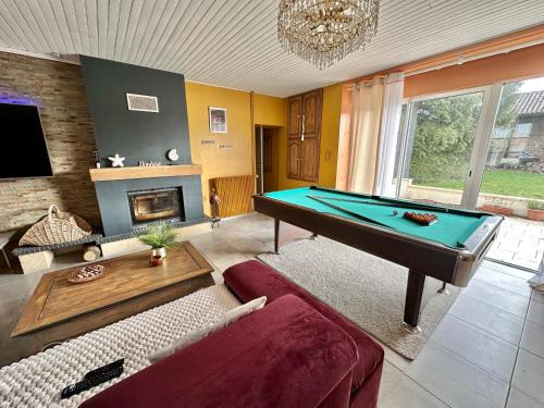 Chaunay House | Grande Maison familiale bien équipée avec Billard