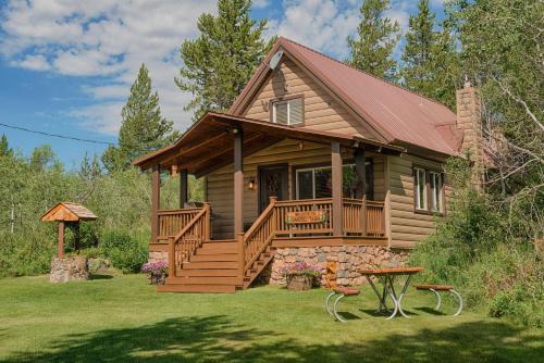 Last Chance House | Grandma's Cabin Yellowstone Vacation Home