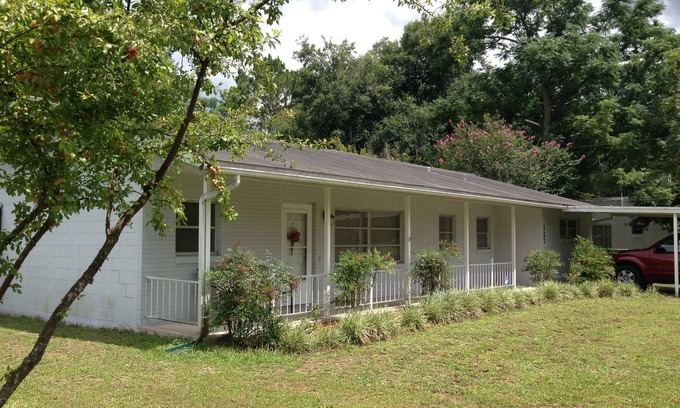 Lasburys Sunset Terrace House | Grandma's Place Large Comfortable Private Home Fenced Backyard Covered Parking