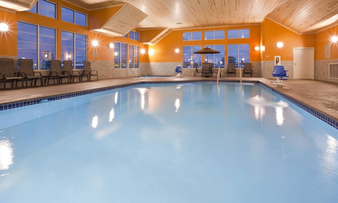 Morris Hotel | Grandstay Hotel And Suites Morris