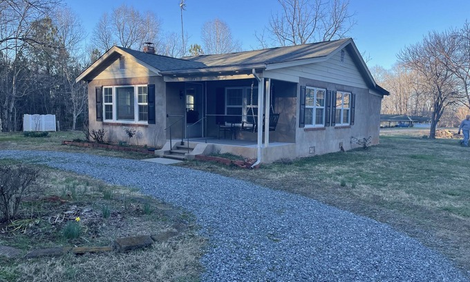 Mill Spring Cottage | Granny Ruby’s Cottage near TIEC