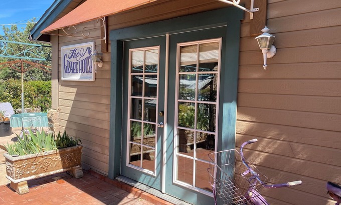 Prescott Cottage | Grape House Downtown