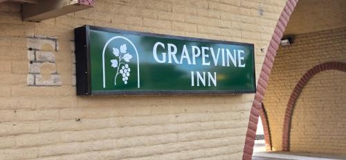 Lodi Hotel | Grapevine Inn
