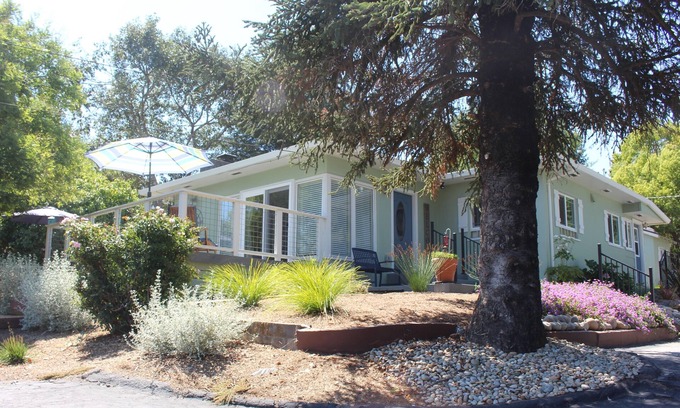 Sebastopol House | Gravenstein Getaway- Sebastopol