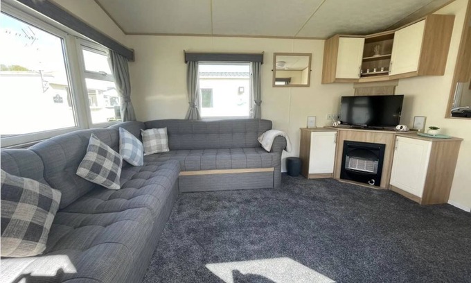 Clacton-on-Sea Cabin | Great caravan with homely feel in Clacton-on-Sea
