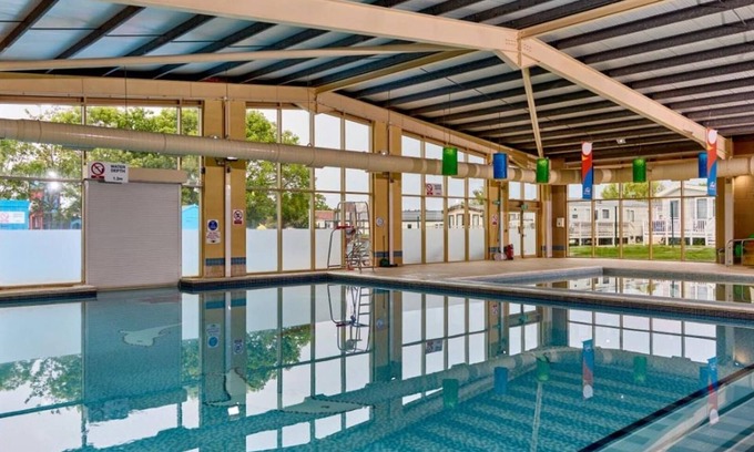 Clacton-on-Sea Cabin | Great Caravan With Homely Feel in Clacton-on-sea