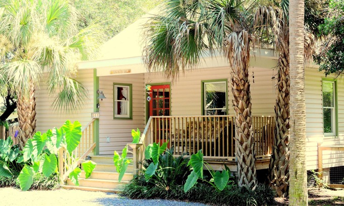 Folly Beach House | Great Family Beach House and 5% off weekly stays, last minute or mobile booking!