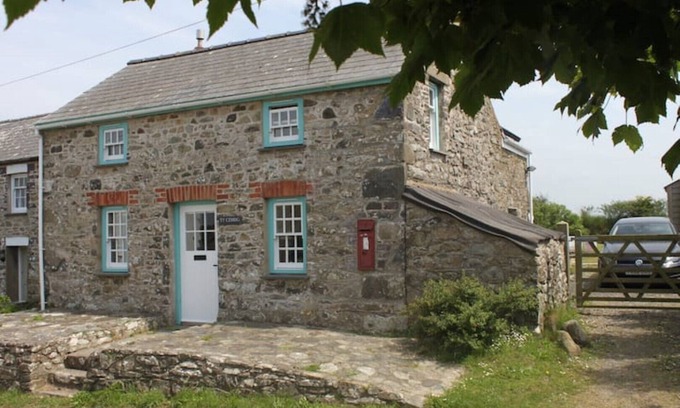 St Brides House | Great for beaches, walks and pets, with big garden