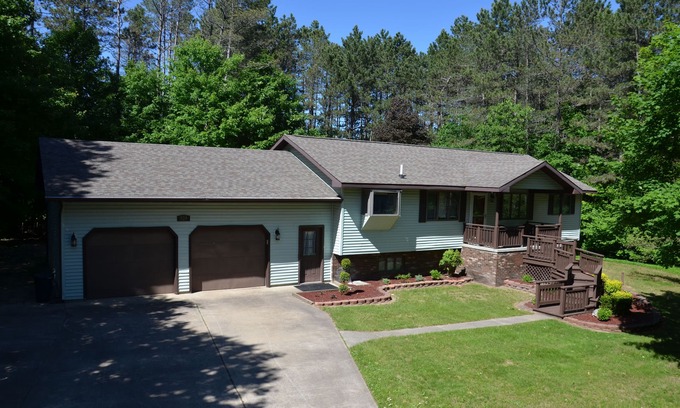 Gaylord House | Great getaway for families wanting to golf, ski, boat or hit the trails