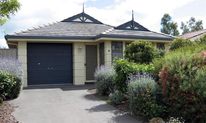 Encounter Bay House | Great Home Close to Encounter Lakes Beach