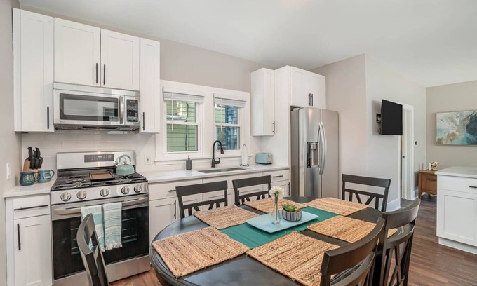 Michigan City Apartment | Great Lakes Getaway-Lower Unit - Near Outlet Mall