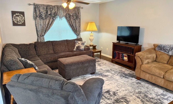 Dandridge House | Great Location - 3 bdrm Smoky Mtn Retreat - Douglas & Cherokee Lakes nearby!