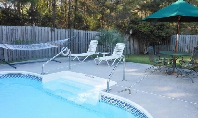 Mount Pleasant House | Great Location, 3 miles to Beach, Private Heated Pool. 10 min. to Downtown Chas
