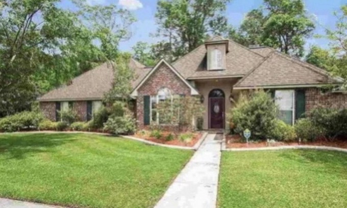 Denham Springs House | Great Location 5 mins from 1-12