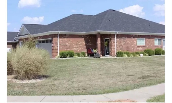 Elizabethtown Condo | Great location next to ball park, college, hospital, restaurants and shopping.