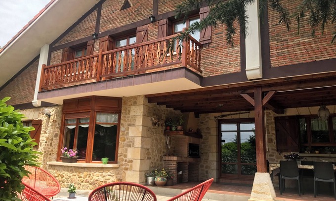 Murgia House | Great location, perfect for groups of 15 people. Private garden with barbecue